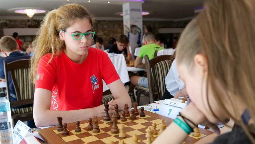 Aos 17 anos, Filipa Pipiras é a melhor jogadora portuguesa de xadrez, Relaxar